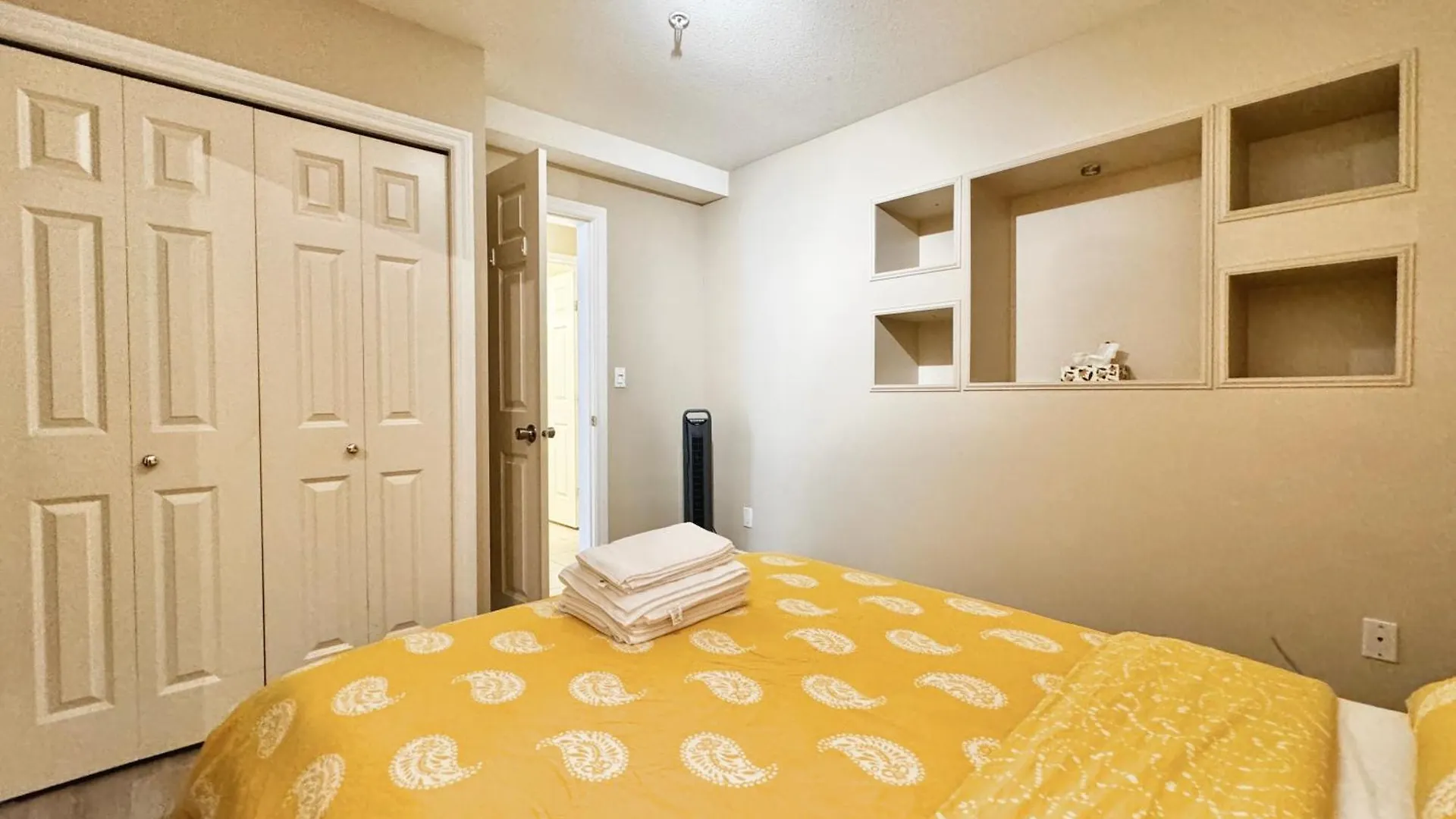Cozy 1Bedroom Suite Near Downtown Vancouver Canada
