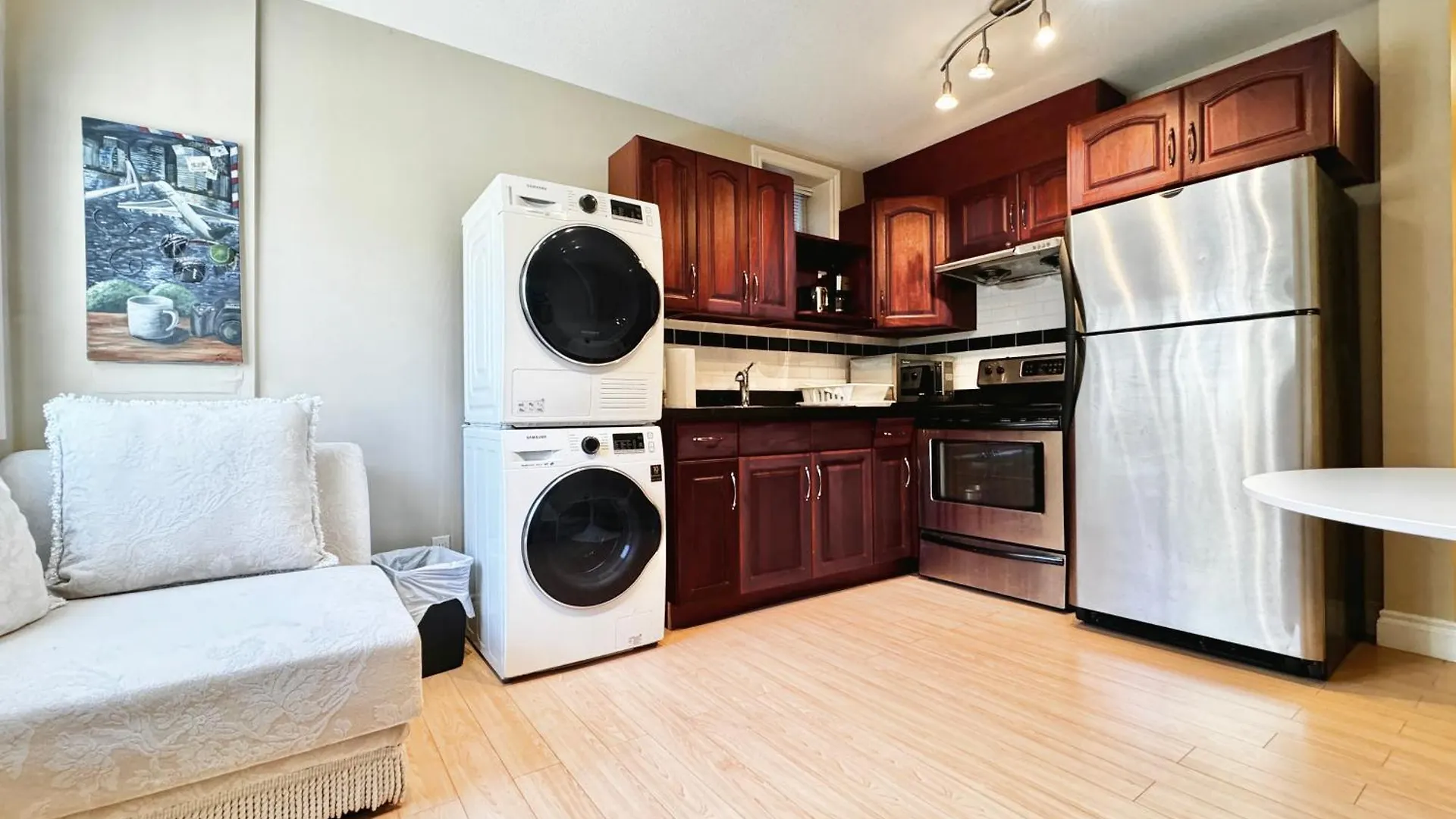 Apartment Cozy 1Bedroom Suite Near Downtown Vancouver Canada